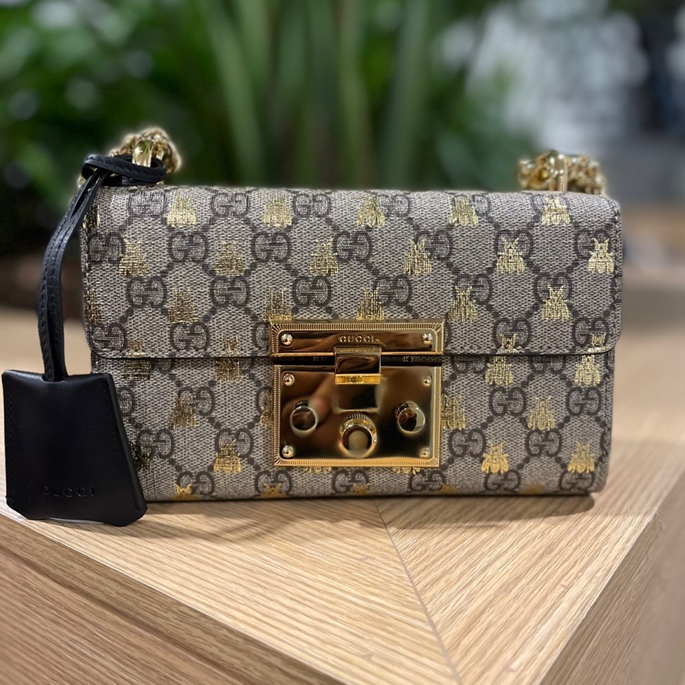 Gucci GG Supreme Padlock Small Bees Shoulder Bag